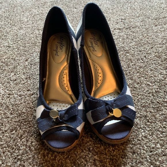 DSW Dexflex Comfort Navy White Wedge Heels Size 5 - Picture 1 of 8